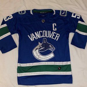 *REPLICA* Bo Horvat - Vancouver Canucks Jersey (Size L)